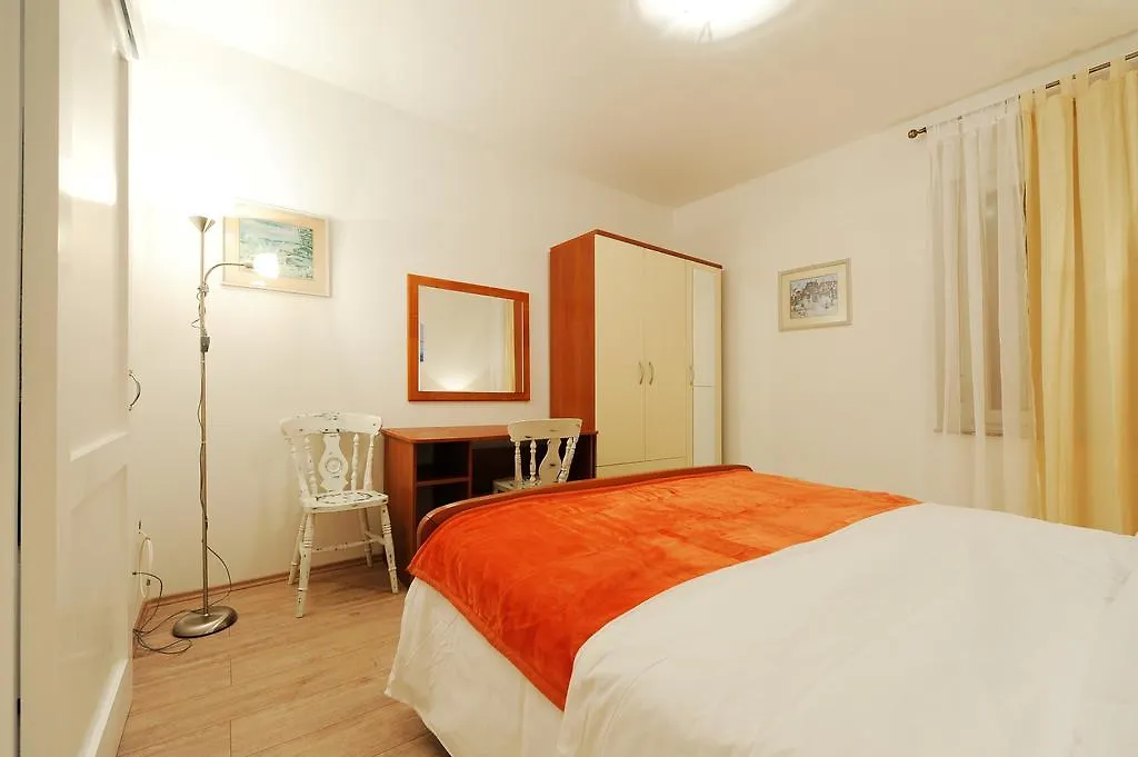 Little Cosy Apartment Zadar