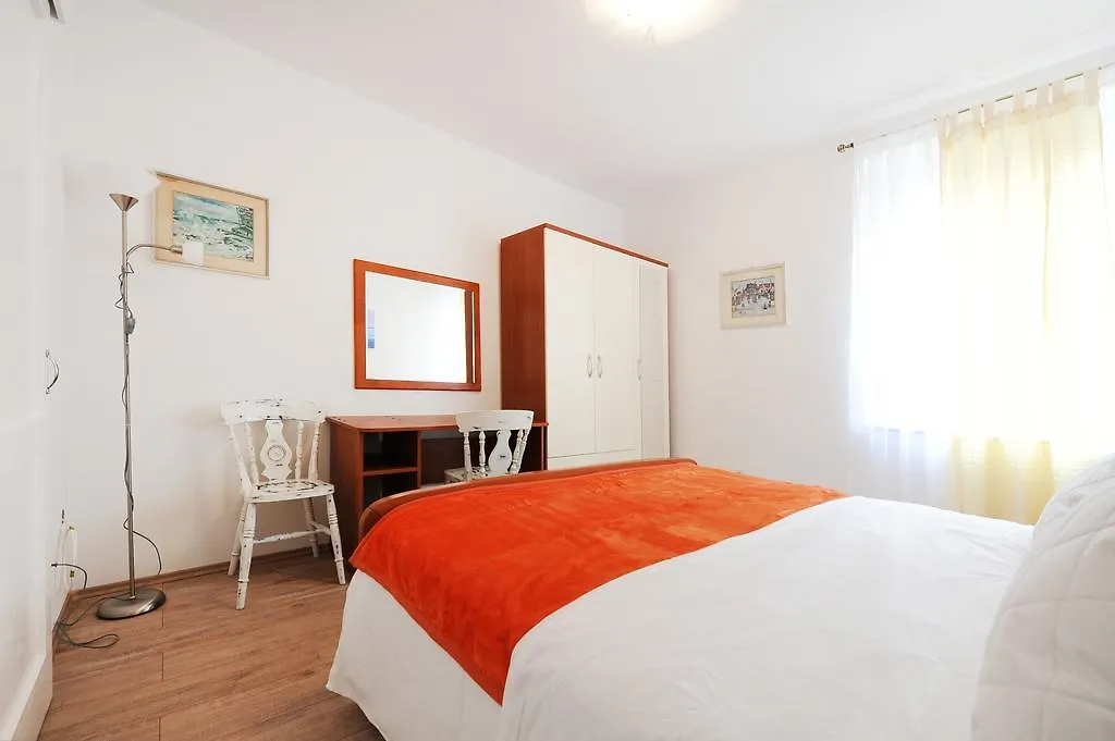 Little Cosy Apartment Zadar