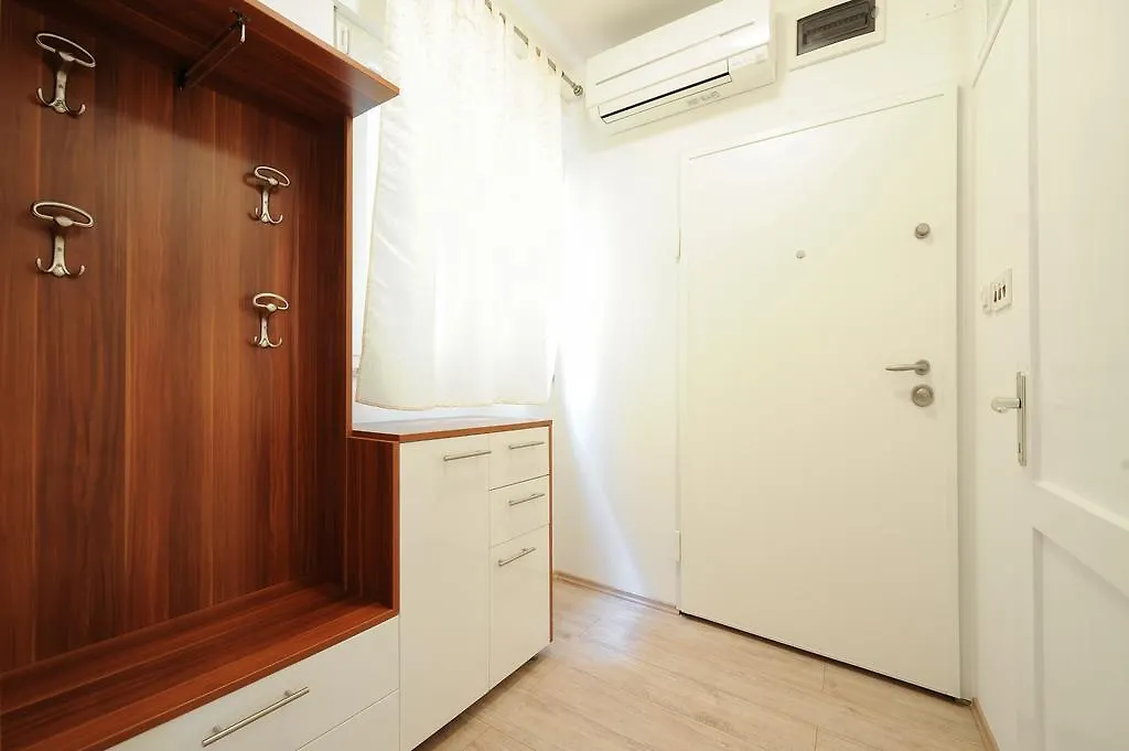 Little Cosy Apartment Zadar