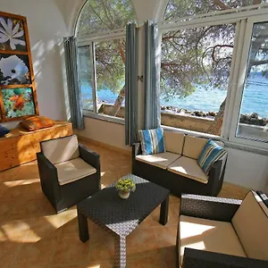 Seafront - Directly At The Apartment